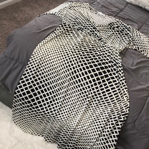 Nikki Poulos - Mid Sleeve Maxi Dress